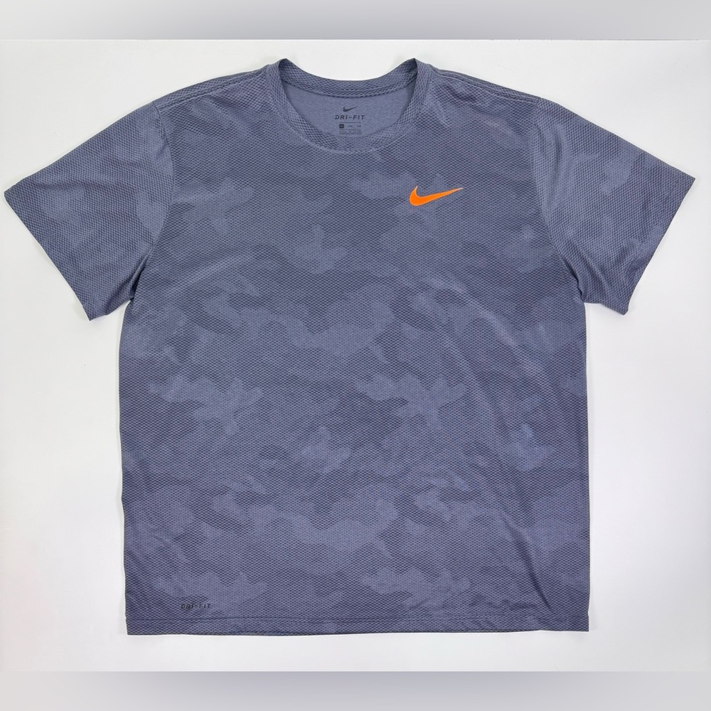 Nike Men's Camouflage Gray and Orange Tee - Picture 2 of 9